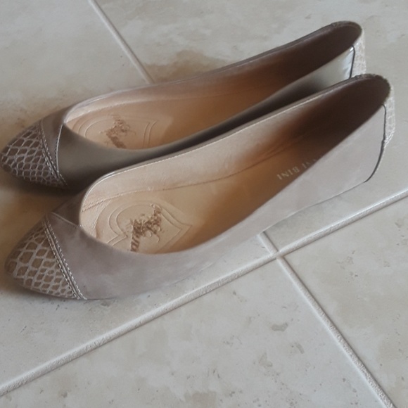 Shoes - Picture 2 of 3